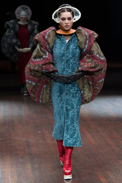 Look 30